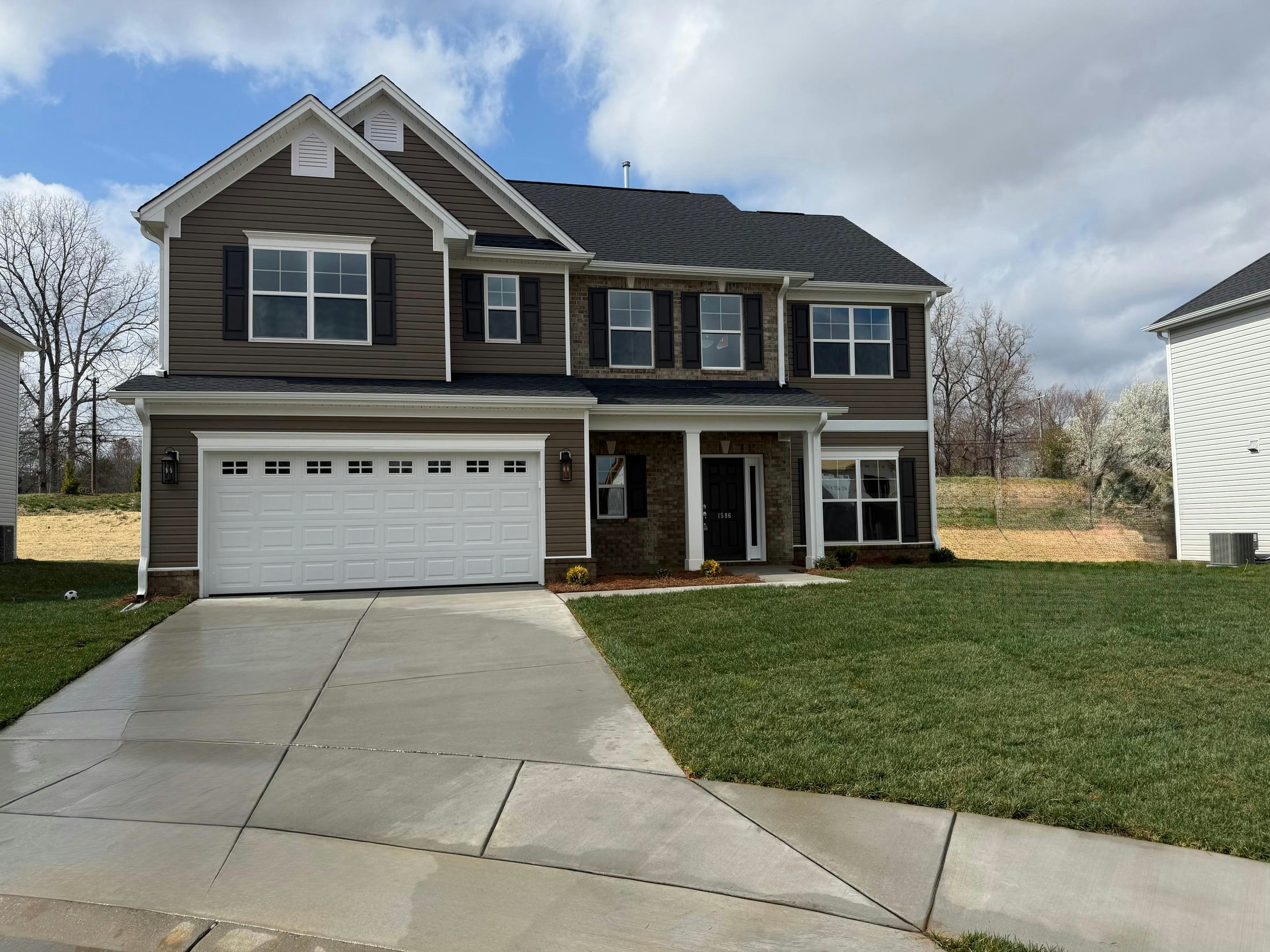 1586 Dappledown Street